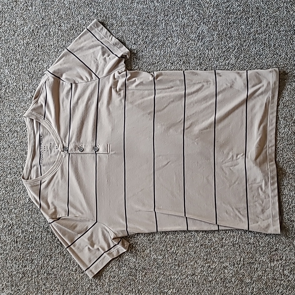 Banana republic button up t shirt